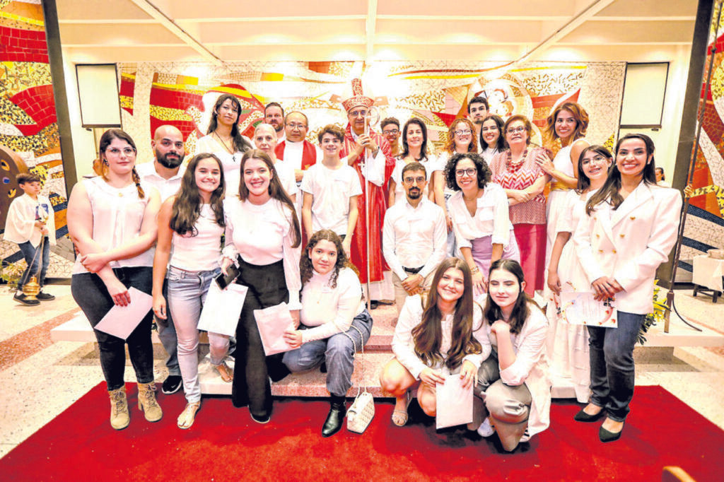 Dom Rogério preside missas com Crismas e tem encontro com o clero na Sé - Jornal O São Paulo