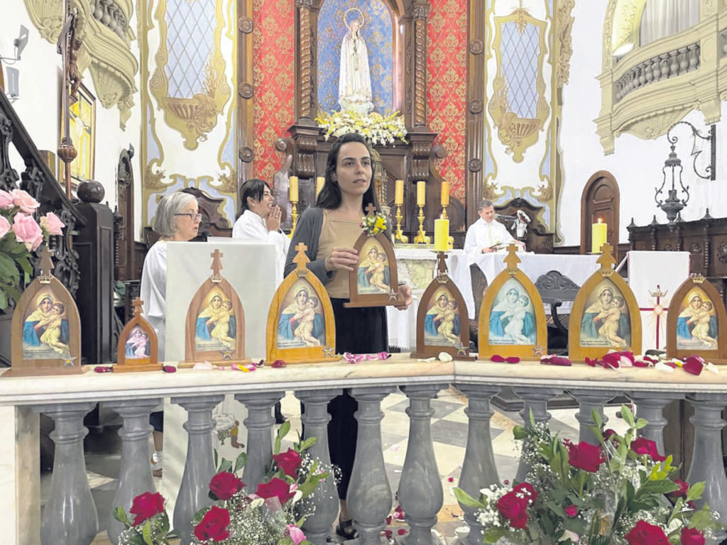 Dom Rogério preside missas com Crismas e tem encontro com o clero na Sé - Jornal O São Paulo