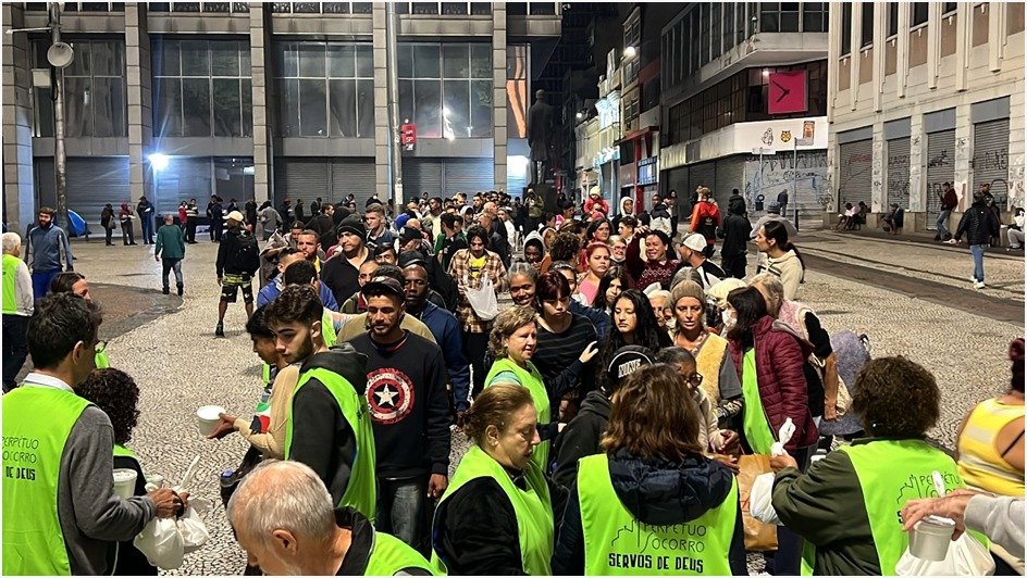 Dom Rogério preside missas com Crismas e tem encontro com o clero na Sé - Jornal O São Paulo