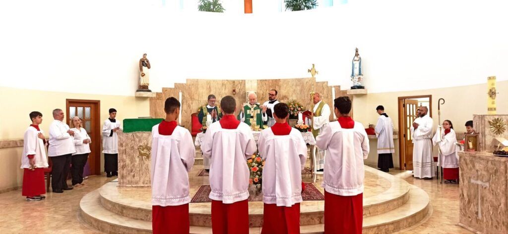 Dom Jorge preside missas com Crismas em paróquias da Região Santana - Jornal O São Paulo