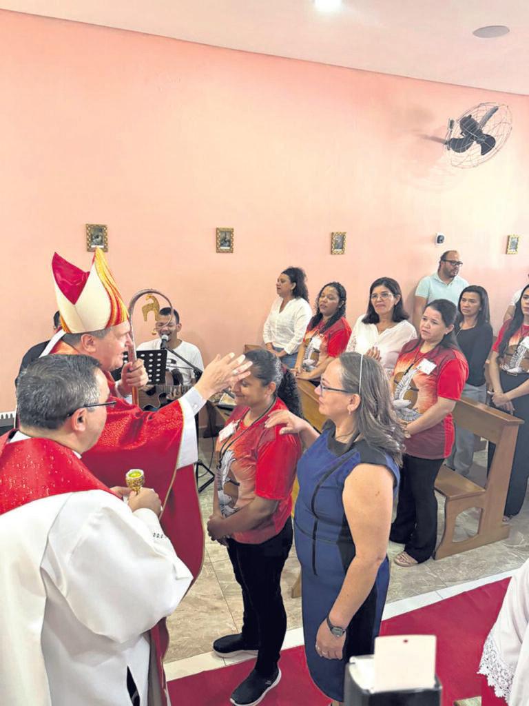 Dom Ângelo preside missas com Crismas em paróquias no Ipiranga - Jornal O São Paulo