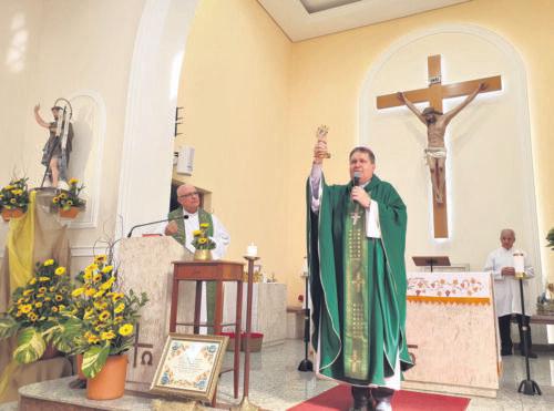 Dom Ângelo preside missas com Crismas em paróquias no Ipiranga - Jornal O São Paulo