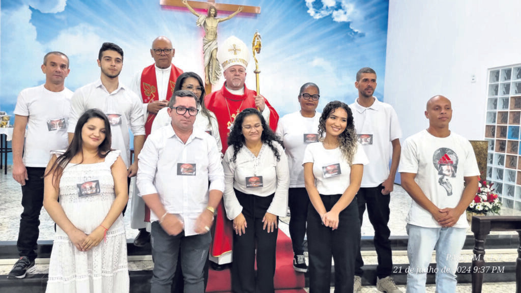 Dom Jorge Pierozan crisma jovens e adultos em paróquias de Santana - Jornal O São Paulo