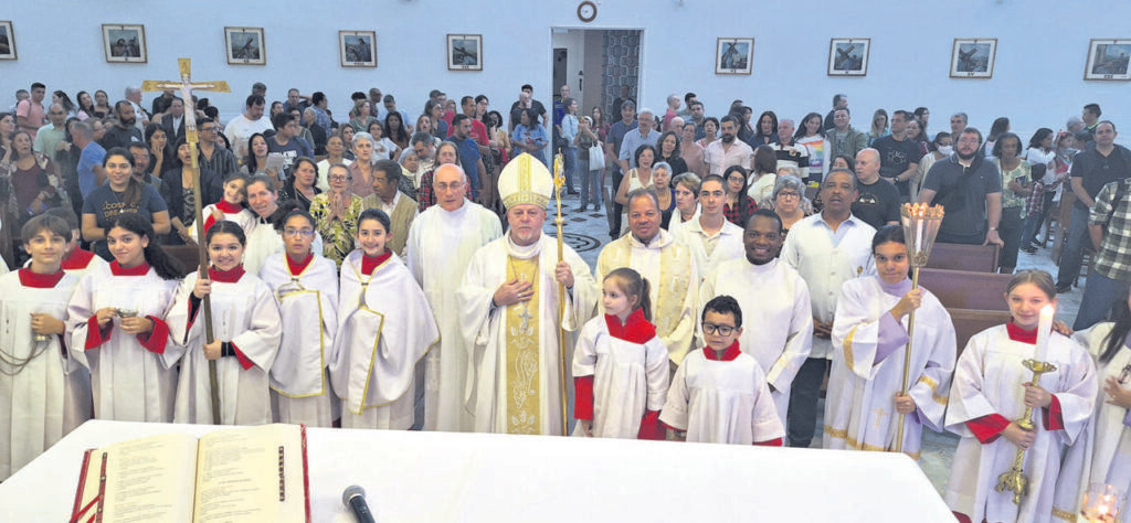 Dom Jorge Pierozan crisma jovens e adultos em paróquias de Santana - Jornal O São Paulo