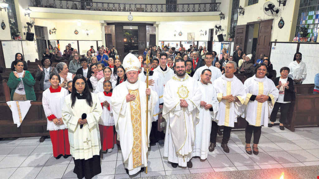 Dom Jorge Pierozan crisma jovens e adultos em paróquias de Santana - Jornal O São Paulo