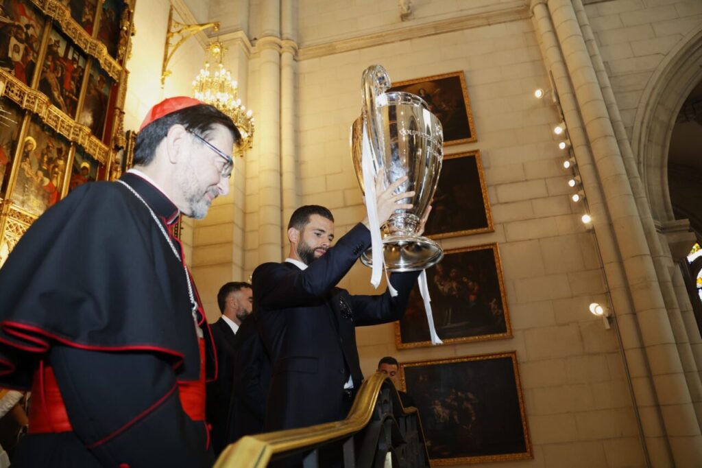 Real Madrid dedica troféu da Champions League à Virgem de Almudena - Jornal O São Paulo