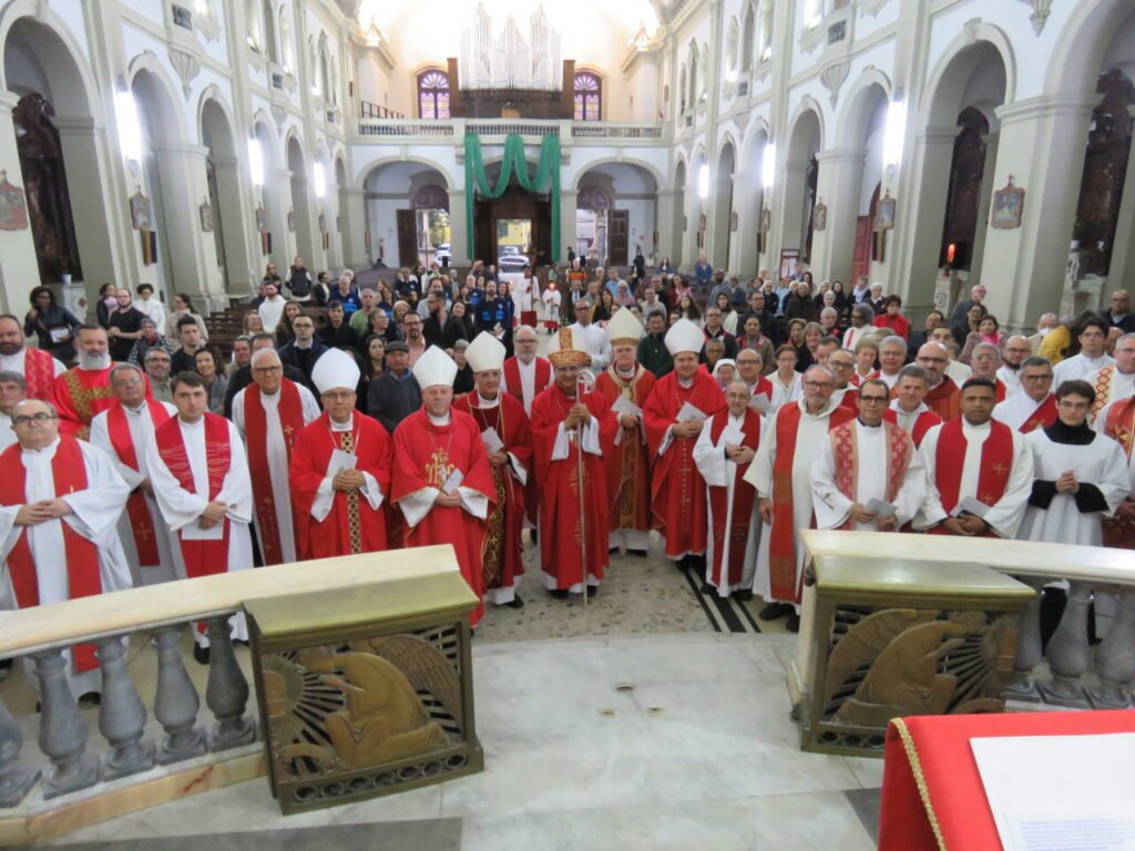 Dom Rogério Augusto das Neves comemora jubileu de prata sacerdotal - Jornal O São Paulo