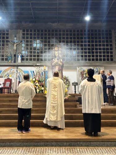 Na Sé, fiéis celebram padroeiros e realizam ações solidárias - Jornal O São Paulo