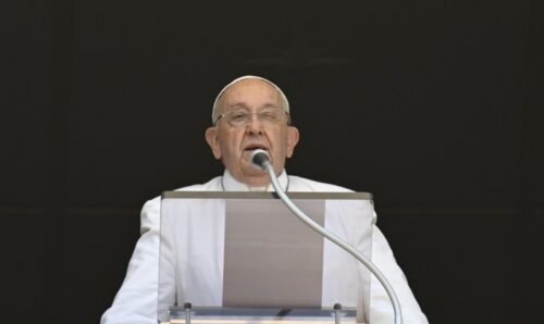 Francisco: Nossa Senhora do Carmo conceda a paz a quem sofre com a guerra - Jornal O São Paulo