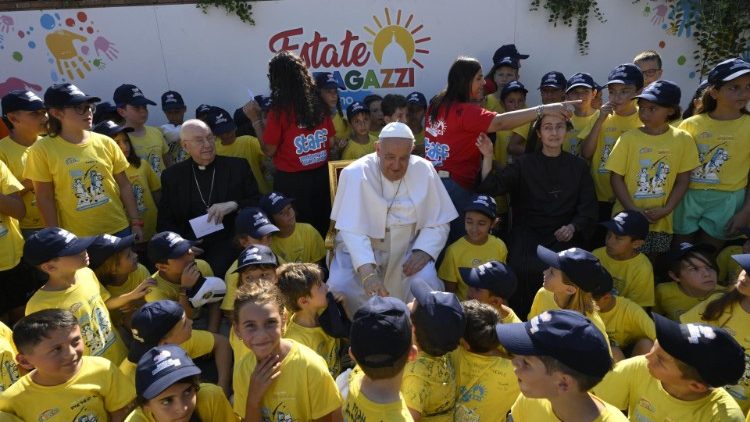 O Papa às crianças da Colônia de Férias no Vaticano: ‘Façam a paz, é a coisa mais linda’ - Jornal O São Paulo