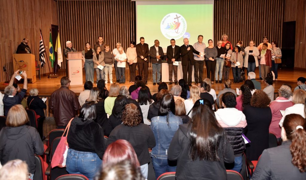 Catequistas: discípulos missionários e peregrinos da esperança - Jornal O São Paulo