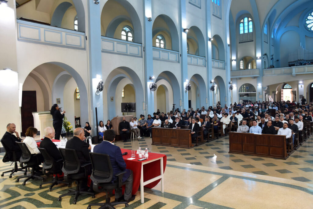 Cardeal Tolentino encoraja a missão da Igreja no Brasil na educação e no diálogo com a cultura - Jornal O São Paulo