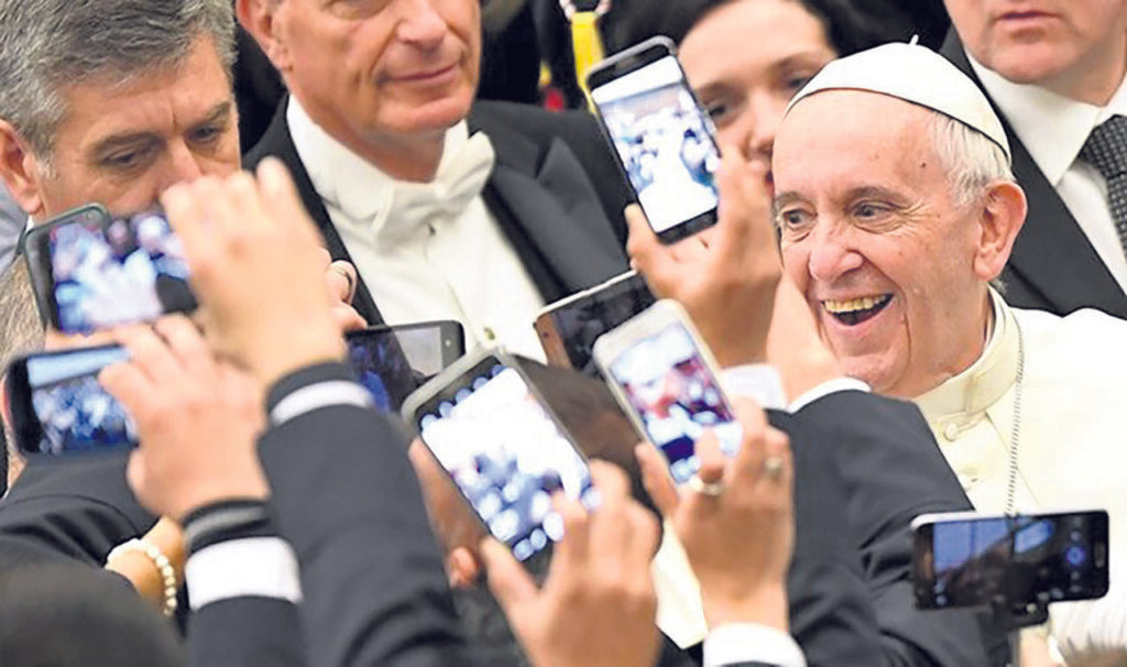 A partir do Vaticano, a voz do Papa ressoa em todo o mundo - Jornal O São Paulo