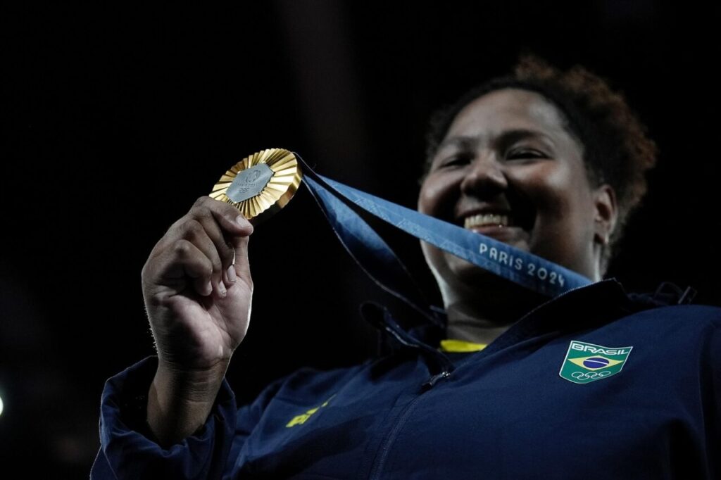 Beatriz Souza impera no judô e conquista o 1º ouro do Brasil em Paris 2024 - Jornal O São Paulo