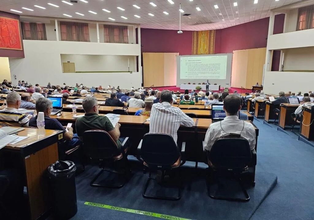 Clero renova compromisso com o anúncio do Evangelho, a santificação do povo e o testemunho da caridade - Jornal O São Paulo