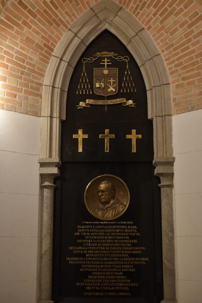 Bispos e grandes personalidades da história estão sepultados na cripta - Jornal O São Paulo