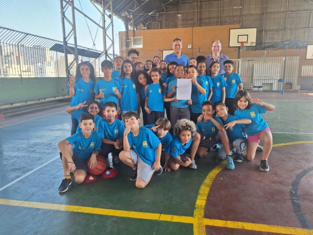 Sé: Dom Rogério preside missas com Crismas e dialoga com lideranças missionárias - Jornal O São Paulo