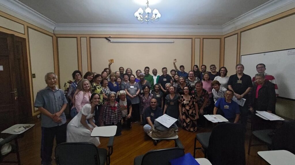 Sé: Dom Rogério preside missas com Crismas e dialoga com lideranças missionárias - Jornal O São Paulo