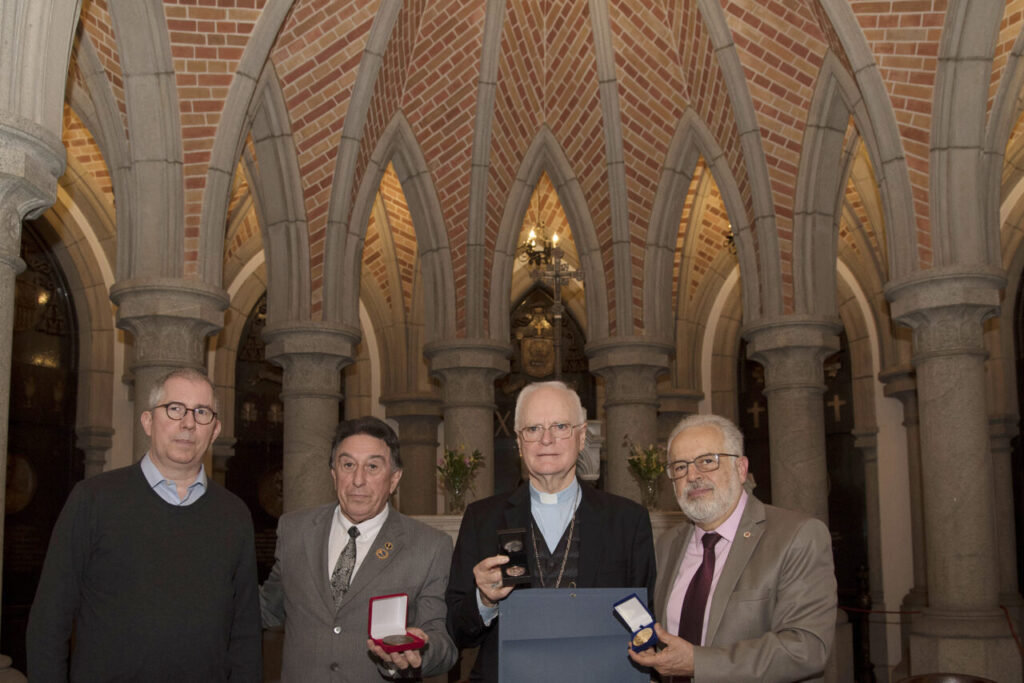 Catedral da Sé é homenageada pelo Instituto Histórico e Geográfico e pela Associação Comercial de São Paulo