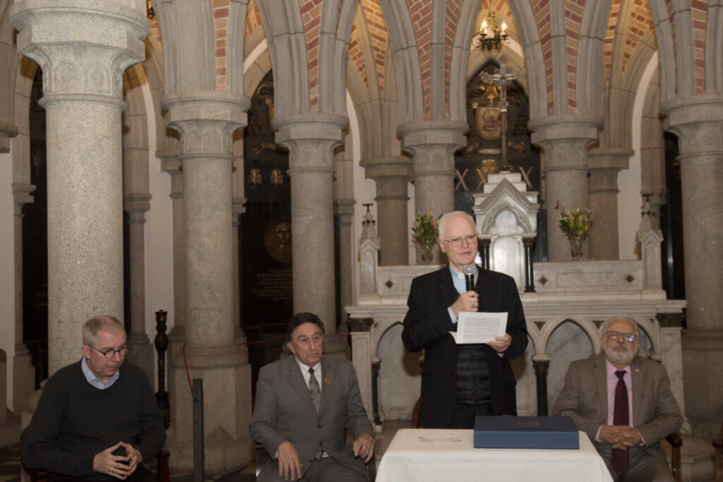 Catedral da Sé é homenageada pelo Instituto Histórico e Geográfico e pela Associação Comercial de São Paulo