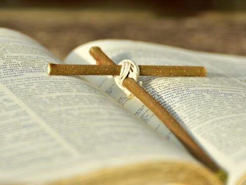 Angola: Primeiro evento sobre a Bíblia traz clareza aos jovens sobre equívocos da fé católica - Jornal O São Paulo