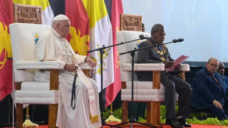 ‘O Evangelho é para todos os povos’, diz Francisco às autoridades de Papua Nova Guiné - Jornal O São Paulo