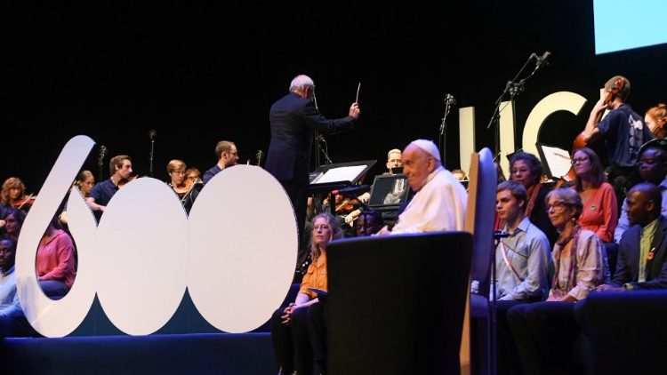 Papa aos jovens: o estudo deve ser o caminho para a verdade, que nos torna livres - Jornal O São Paulo