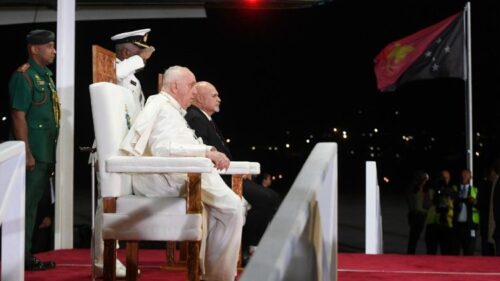 Francisco chega a Papua Nova Guiné - Jornal O São Paulo