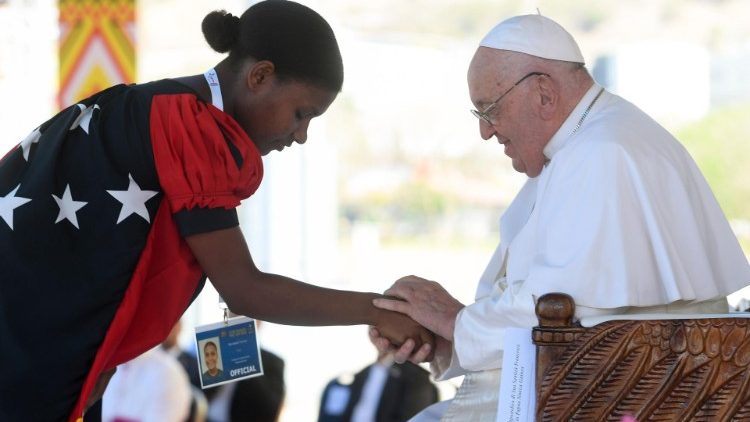Papa aos jovens de Papua-Nova Guiné: pratiquem a linguagem do amor e do serviço - Jornal O São Paulo