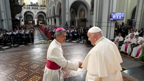 Papa exorta católicos na Indonésia a ser fortes na fé, abertos na fraternidade e próximos na compaixão - Jornal O São Paulo