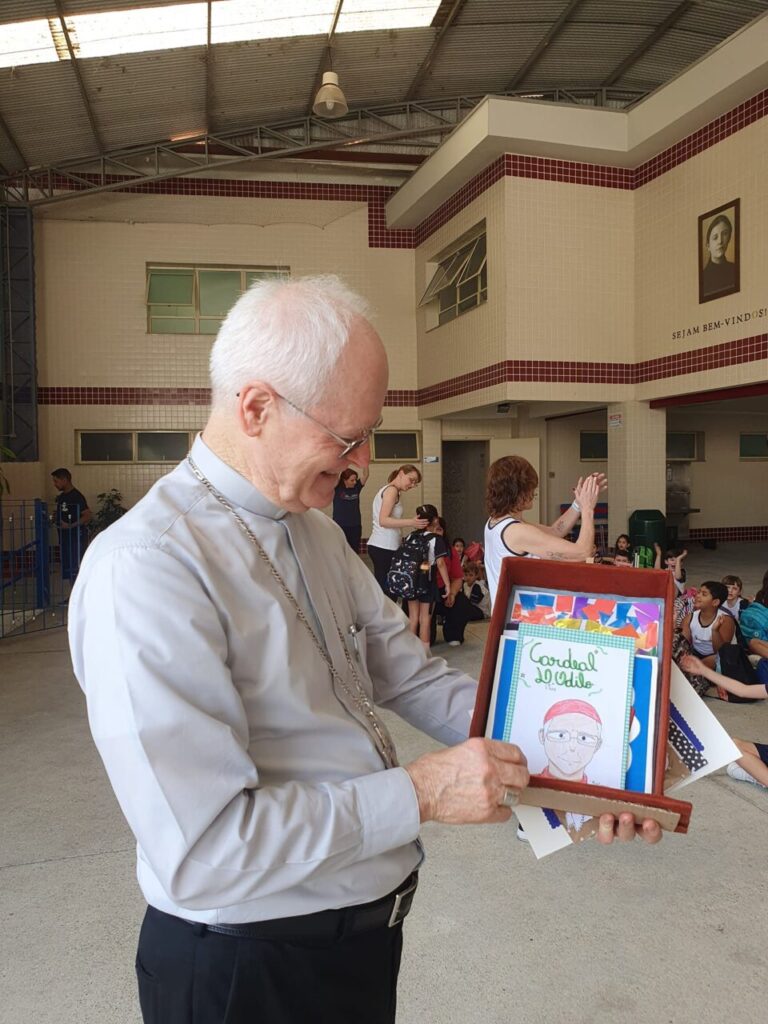 Na Paróquia São Pedro Apóstolo, Dom Odilo fala sobre a missão da Igreja e visita enfermos e estudantes - Jornal O São Paulo
