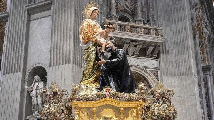 Francisco aos Padres Teatinos: ‘Somos pedras vivas da Igreja’ - Jornal O São Paulo