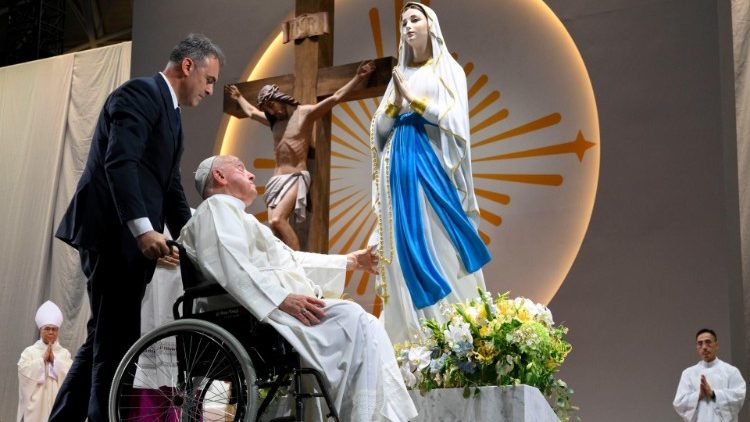 ‘Nada de duradouro nasce e cresce sem amor’, ressalta Francisco em Cingapura - Jornal O São Paulo