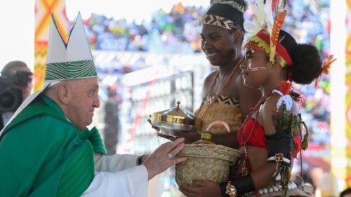 Em Papua-Nova Guiné, Francisco exorta fiéis a abrirem-se à alegria do Evangelho - Jornal O São Paulo
