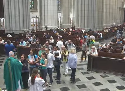 Na Catedral da Sé, fiéis rezam pelo destino da pátria e pelo povo brasileiro - Jornal O São Paulo
