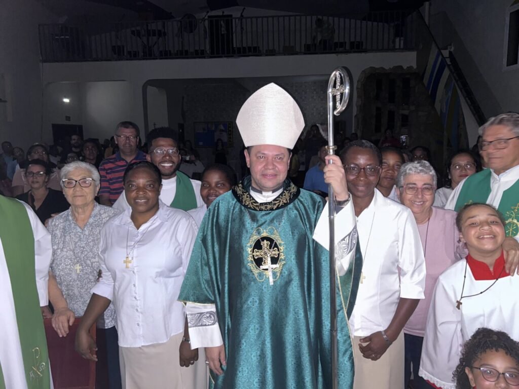 No Belém, Dom Cícero preside missas em festas de padroeiro e acolhe religiosas - Jornal O São Paulo