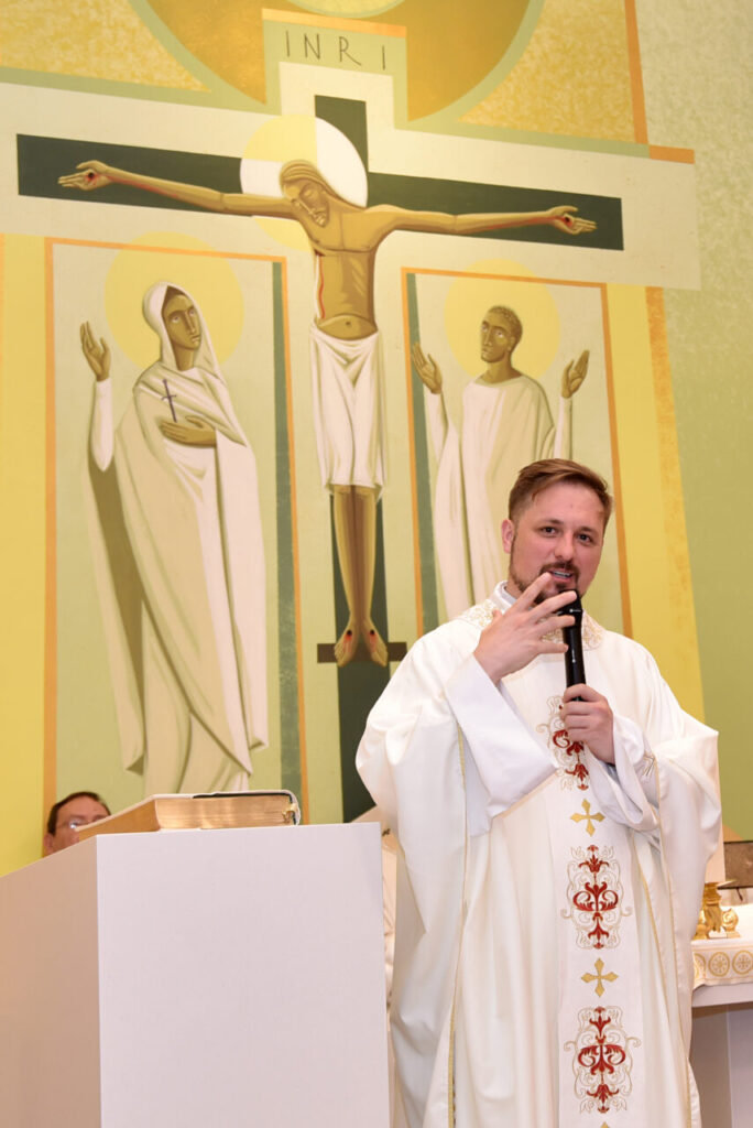 Na Vila Souza, Cardeal Scherer dedica a igreja e o altar da matriz da Paróquia Nossa Senhora Aparecida - Jornal O São Paulo