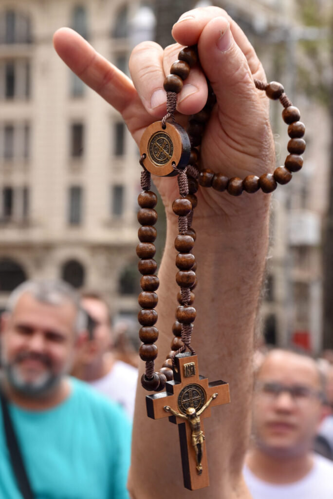 Pela paz, pela família e pela santificação de vida, reze o Rosário - Jornal O São Paulo