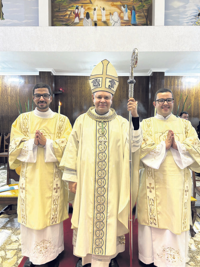 Dom Cícero ordena dois diáconos para a Igreja - Jornal O São Paulo