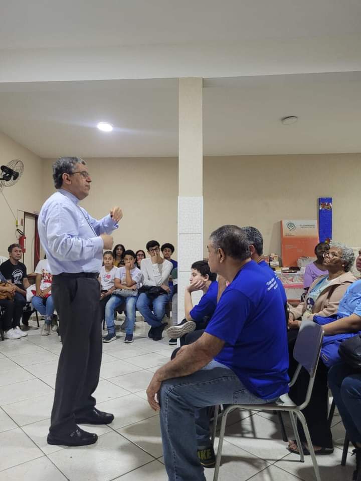 Dom Edilson encoraja pastoralmente os fiéis da Paróquia Cristo Rei - Jornal O São Paulo