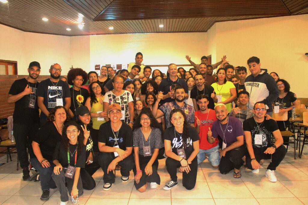 Crisma, retiro para jovens e reuniões mobilizam fiéis na Lapa - Jornal O São Paulo