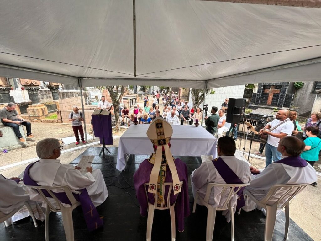 Belém: Comemoração de Todos os Fiéis Defuntos é celebrada nos cemitérios da Região - Jornal O São Paulo