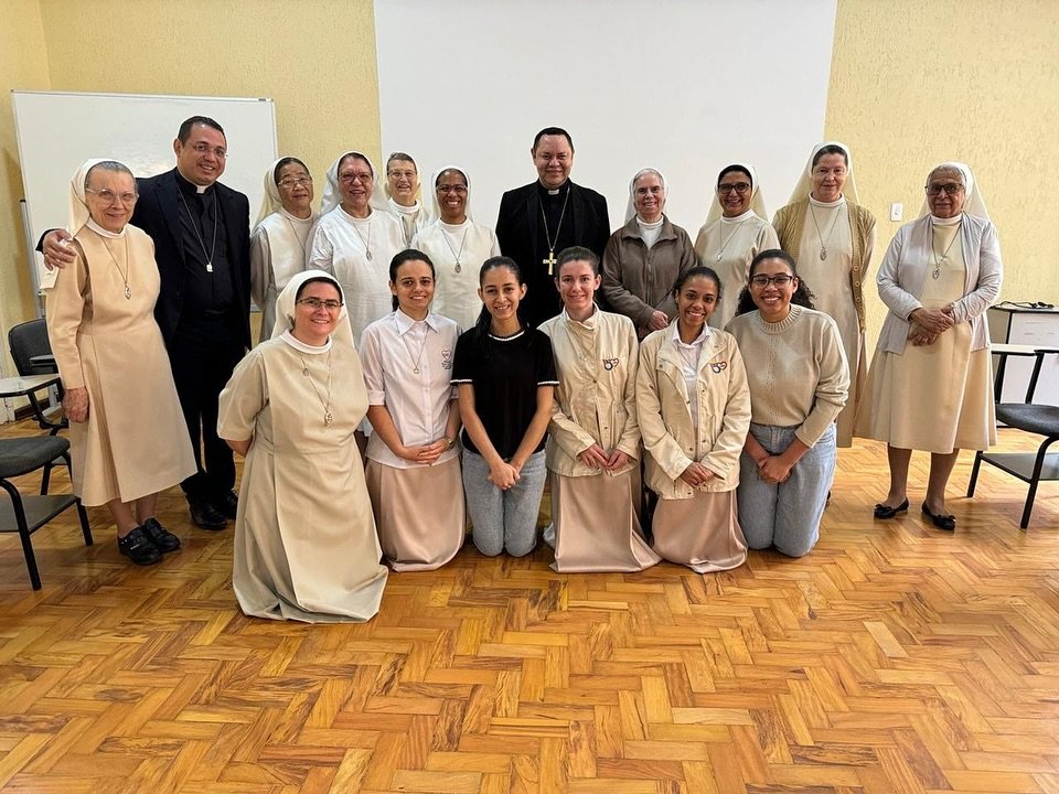Em visita pastoral, Dom Cícero convive com os fiéis da Paróquia Nossa Senhora do Sagrado Coração - Jornal O São Paulo