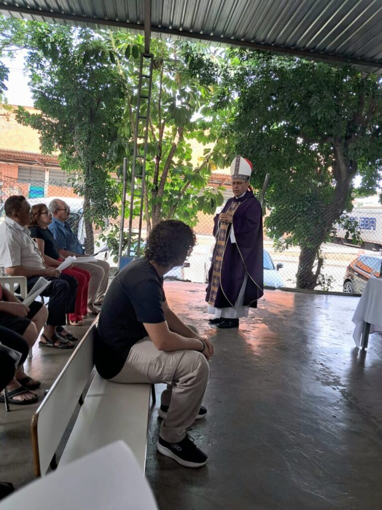 Lapa: Dom Edilson preside missas e se reúne com equipe da Pascom - Jornal O São Paulo