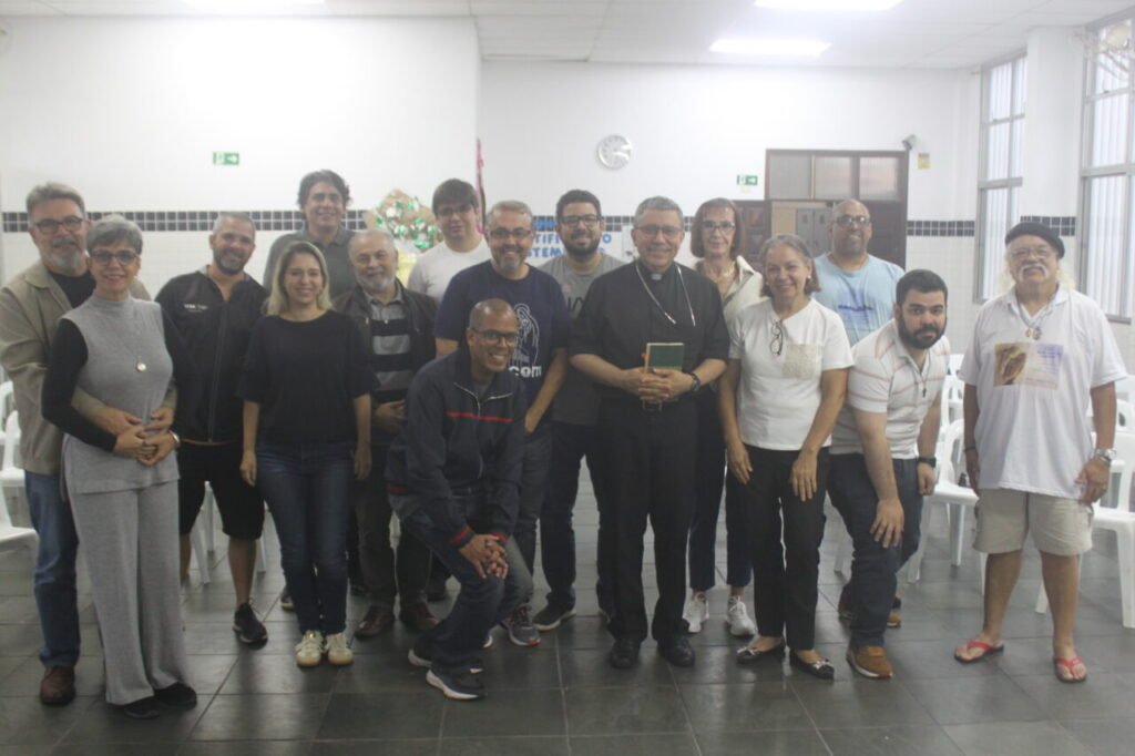 Lapa: Dom Edilson preside missas e se reúne com equipe da Pascom - Jornal O São Paulo