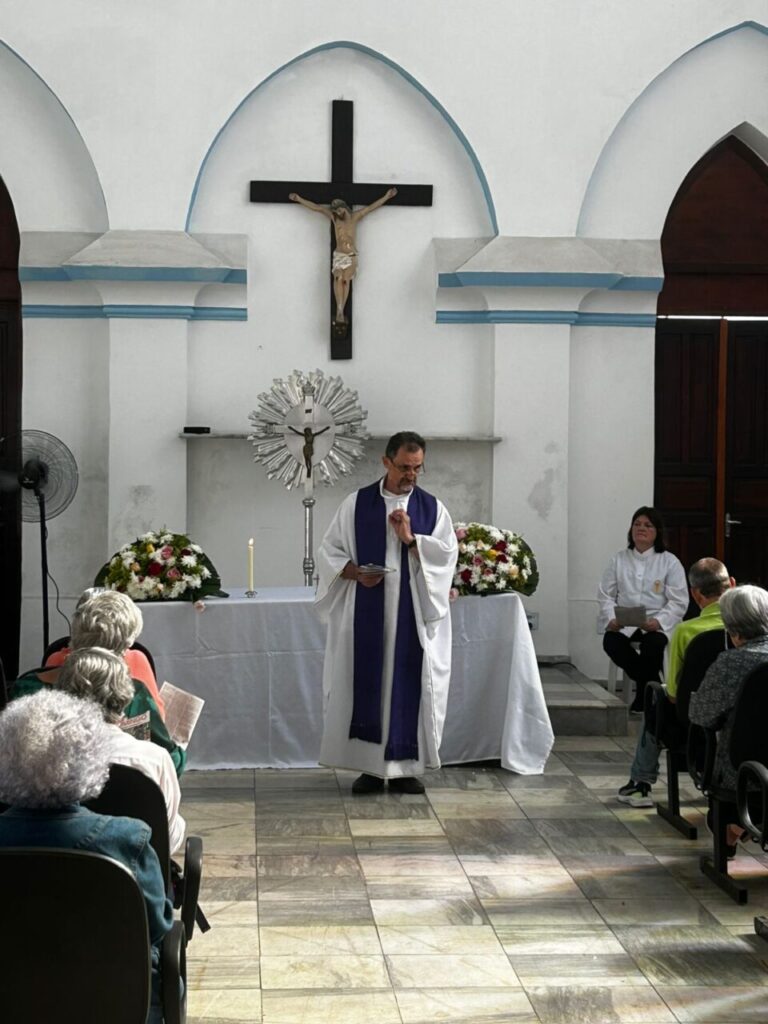 Sé: nos cemitérios, paróquias oferecem suporte e consolo espiritual no dia 2 - Jornal O São Paulo
