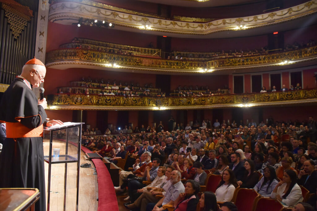 Prefeitura e Câmara Municipal conferem honrarias a Dom Odilo pelo bem feito à cidade - Jornal O São Paulo