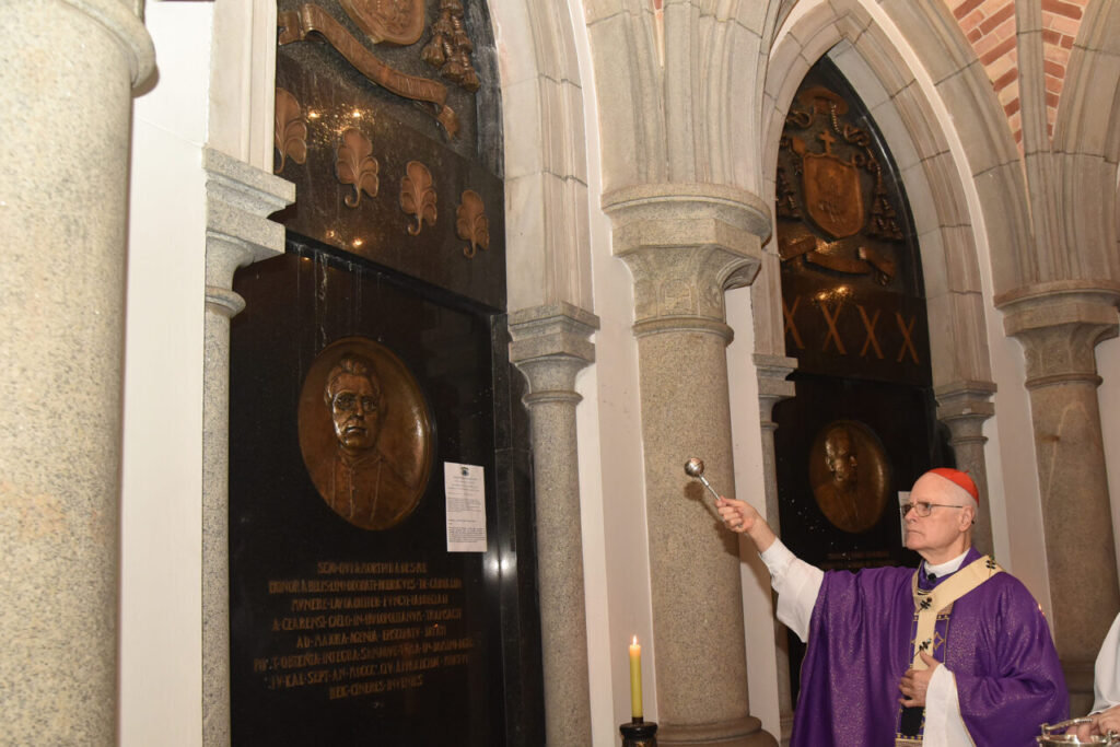 Em missa, Dom Odilo recorda os cardeais e bispos falecidos que atuaram na Arquidiocese - Jornal O São Paulo