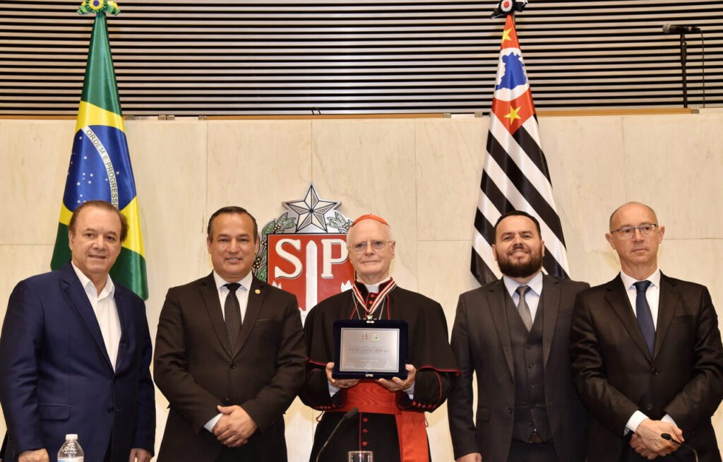 Deputados estaduais conferem a Dom Odilo o Colar de Honra ao Mérito Legislativo - Jornal O São Paulo