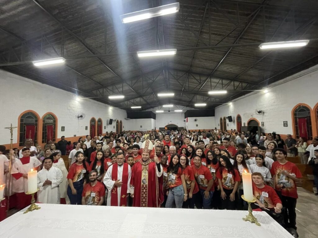 Dom Cícero preside crismas e dialoga com os pobres na Região Belém - Jornal O São Paulo